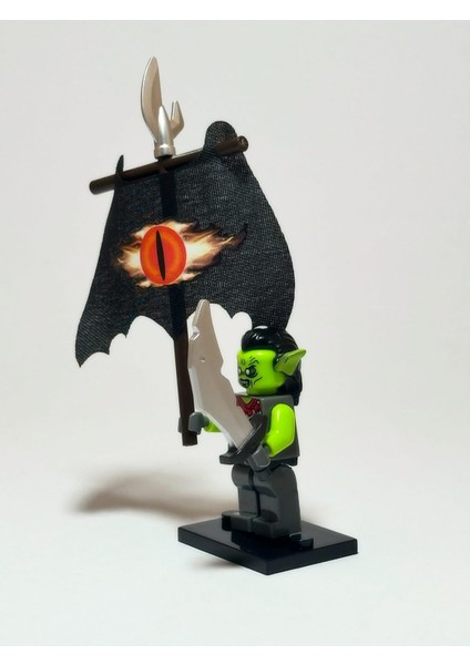 Ork Savaşçı - Mordor Sancağı Figür