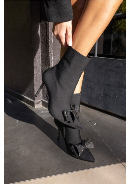 Swasy Kadın Siyah Saten Taş Detayli Bootie fırsatları