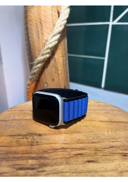 Apple Watch Uyumlu Seri: 1/2/3/4/5/6/se/7/8/9 (38-40-41MM) ve Seri 10-11 (42MM) Kumaş Kordon A++