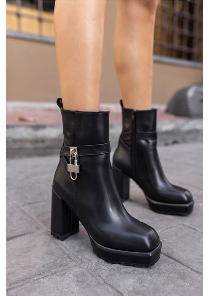 Lovers Kadın Siyah Kilit Detay Platform Bootie