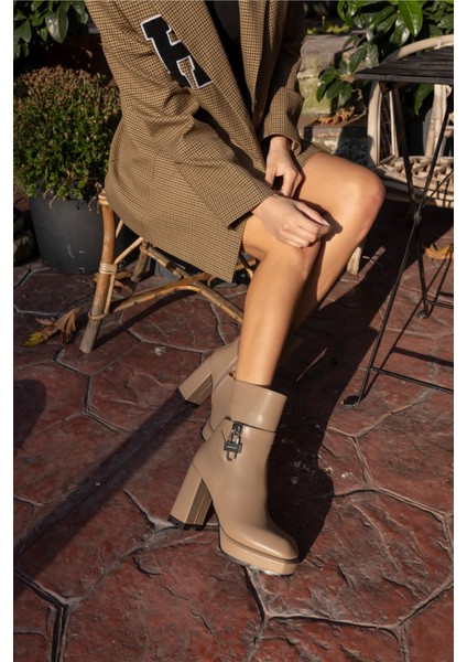 Lovers Kadın Siyah Kilit Detay Platform Bootie