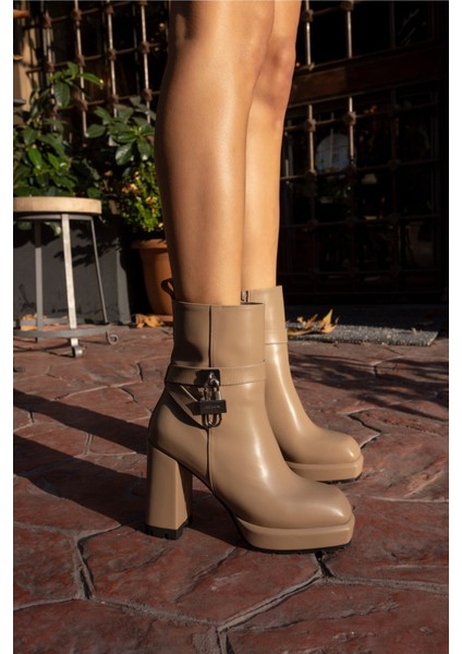 Lovers Kadın Siyah Kilit Detay Platform Bootie indirimleri