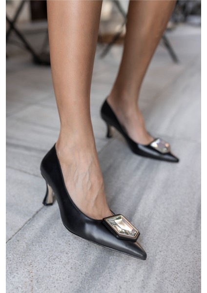 Kortez Kadin Siyah Taş Detay Topuklu Ayakkabi
