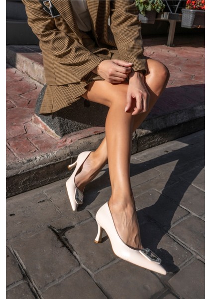 Kortez Kadin Siyah Taş Detay Topuklu Ayakkabi