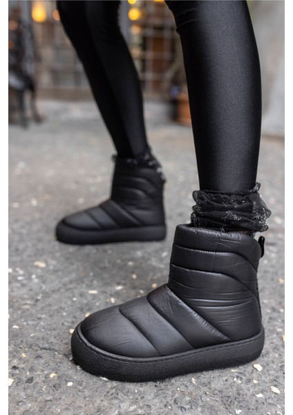 Lapis Kadin Siyah Parasut Kumaş Bot