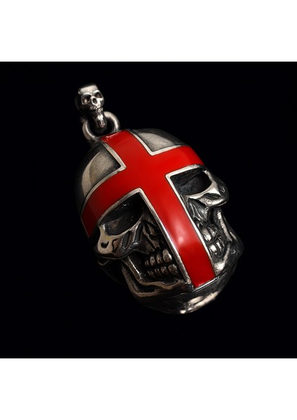 Motorcu Tarz – Kırmızı Haç Kurukafa / Bayrak Desenli ve Biker Erkek Kafatası Kolye fiyatları