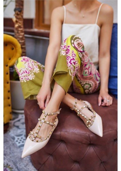 Nora Kadın Bej Siyah Piramit Trok Babet