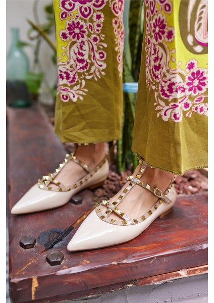 Nora Kadın Bej Siyah Piramit Trok Babet