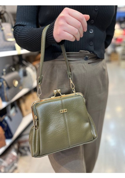 , Klipsli, Çok Gözlü ,yumuşak Deri, Haki Bayan Omuz ve Çapraz Çantası