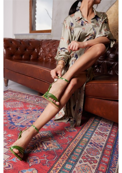 Tino Kadin Siyah Bantli Taş Detay Taban Topuklu Sandalet modelleri