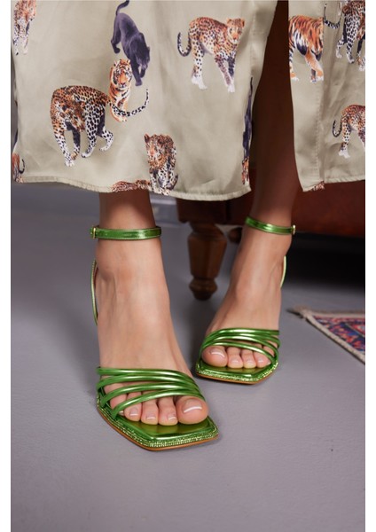 Tino Kadin Siyah Bantli Taş Detay Taban Topuklu Sandalet