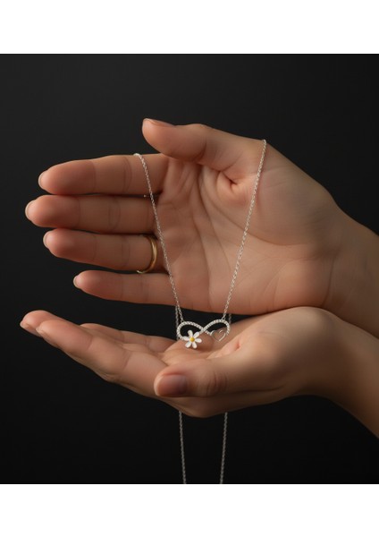 925 Ayar Gümüş Kalpli Sonsuzluk Papatya Kolye modelleri