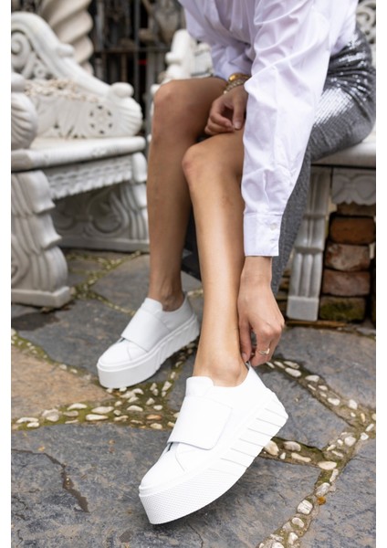 Carrola Kadin Siyah Gercek Deri Sneaker fiyatları