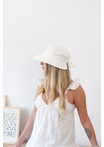 Kadın Brdy Beyaz Keten Fiyonk Detaylı Şapka