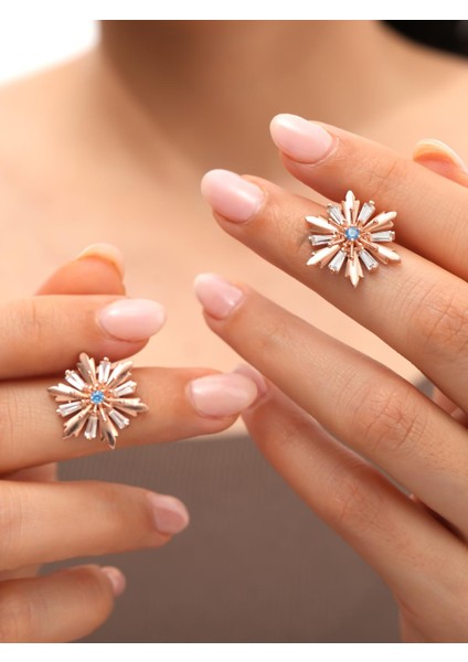 925 Ayar Rose Kaplama Baget Taşlı Kar Tanesi Gümüş Küpe