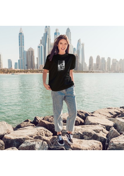 Keith Richards Backstage At Madison Square Garden New York 1975 Oversize Tişört - Siyah fiyatları