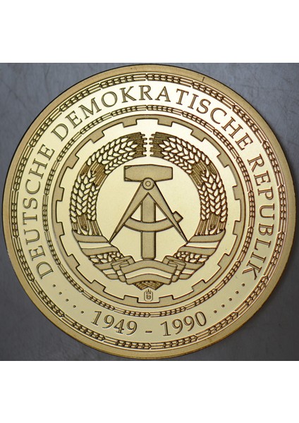 Doğu Almanya Madalyon 1949-1990 Renkli 33 mm Çil. modelleri