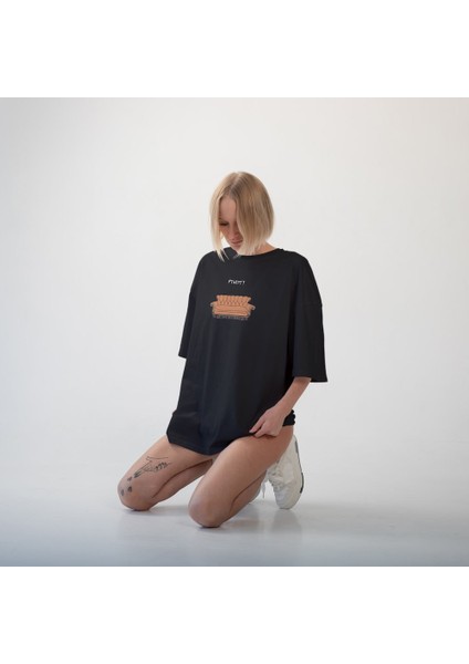 Pivot! / Friends Oversize Tişört - Siyah fiyatları