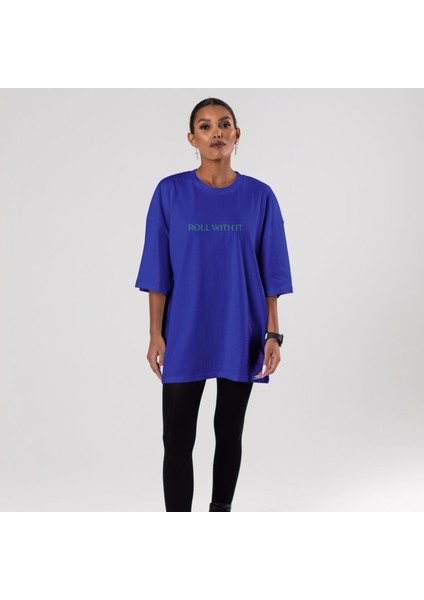 Roll With It Oversize Tişört - Mavi modelleri