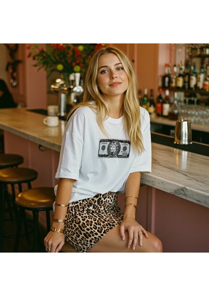 Morty Dollar Oversize Tişört - Beyaz fiyatları