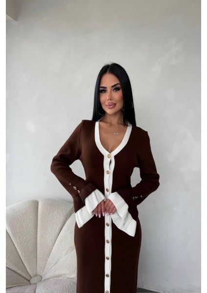 V Yaka Önden Düğmeli Yırtmaçlı Uzun Kollu Triko Elbise fiyatları