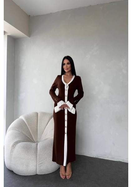 V Yaka Önden Düğmeli Yırtmaçlı Uzun Kollu Triko Elbise modelleri