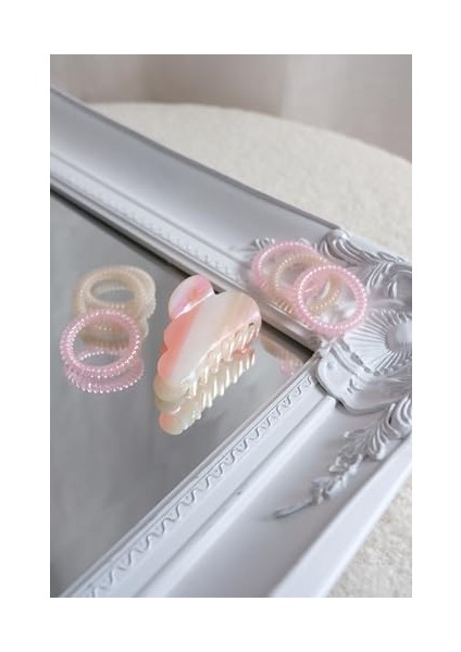 Invisibobble Cloudpop Hediye Değeri Seti - Spiral Saç Bağları ve Pençe Klips Seti, Gündüzden Geceye Şık Updos Için - Tüm Saç Tipleri Için Sağlıklı Saç Aksesuarları Seti - Kadınlar ve Kızlar Için