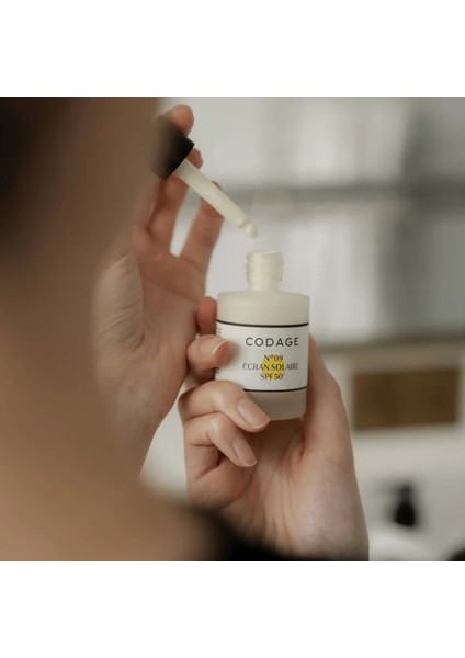 Serum N°09 - Sun Shield Spf 50+ Organik Filtreli, Yüksek Konsantrasyonlu Güneş Serumu 30 ml
