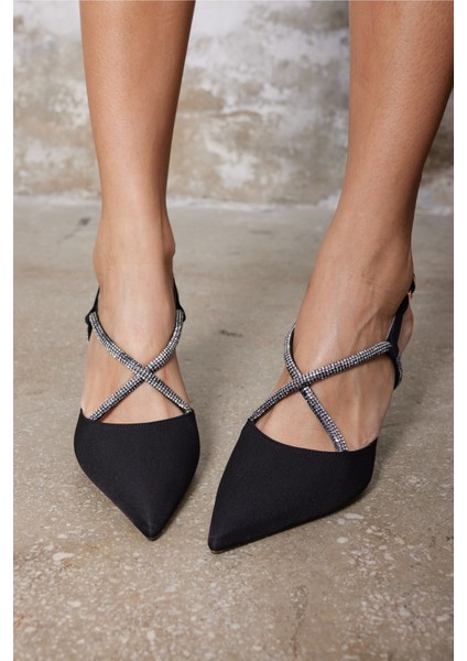 Zerola Kadın Siyah Taş Detay Topuklu Ayakkabi