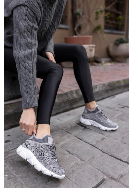 Leva Kadın Gri Taş Detay Eva Taban Sneaker fiyatları