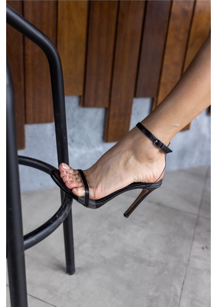 Aryan Kadin Gumus Seffaf Tek Bant Topuklu Ayakkabi indirimleri