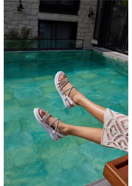 Flowe Kadin Siyah Taş Detay Fusped Taban Sandalet indirimleri