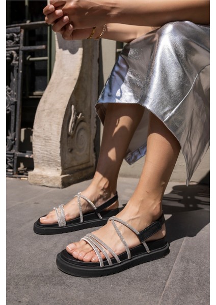 Flowe Kadin Siyah Taş Detay Fusped Taban Sandalet modelleri