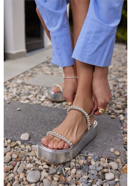 Disco Kadın Fusya Taş Detay Sandalet fiyatları