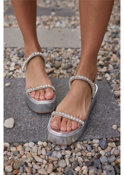 Disco Kadın Fusya Taş Detay Sandalet indirimleri