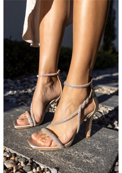 Laguna Kadın Bej Saten Taşli Abiye Ayakkabi