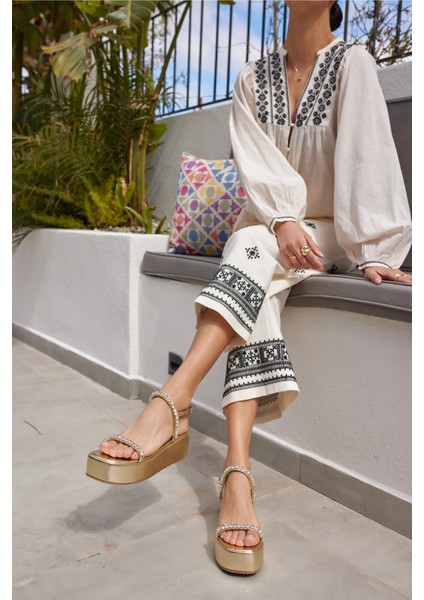 Disco Kadın Fusya Taş Detay Sandalet fırsatları