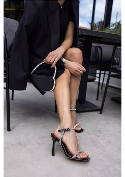 Fiore Kadın Gold Bantli Taşli Detay Topuklu Abiye Ayakkabi modelleri