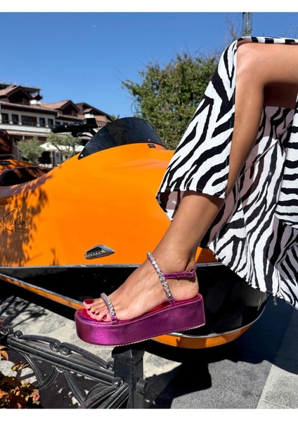 Disco Kadın Fusya Taş Detay Sandalet fiyatları