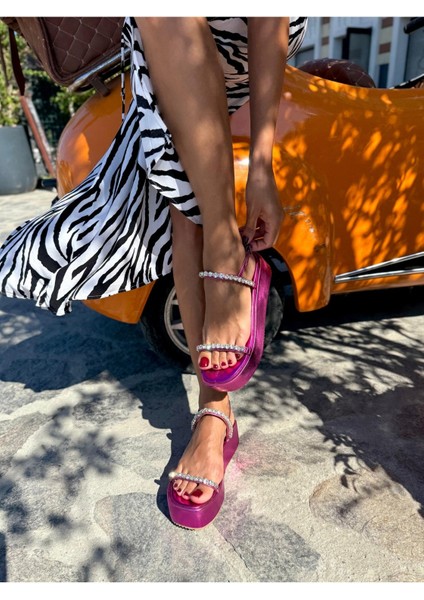 Disco Kadın Fusya Taş Detay Sandalet modelleri