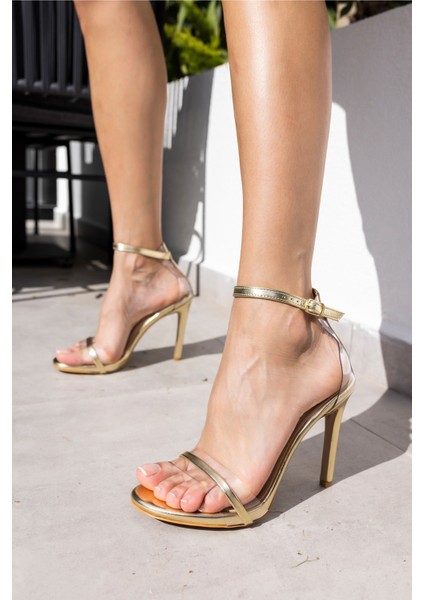 Aryan Kadin Gumus Seffaf Tek Bant Topuklu Ayakkabi