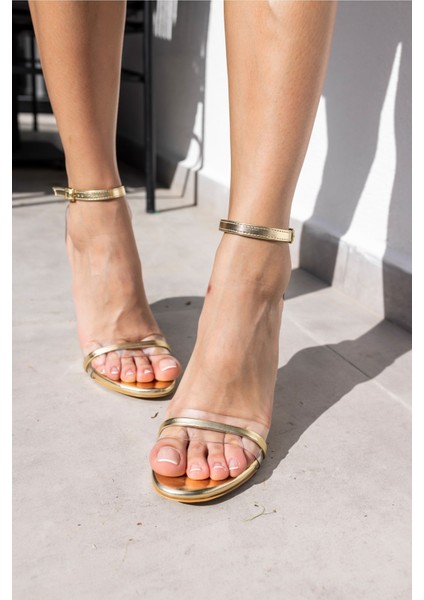 Aryan Kadin Gumus Seffaf Tek Bant Topuklu Ayakkabi modelleri