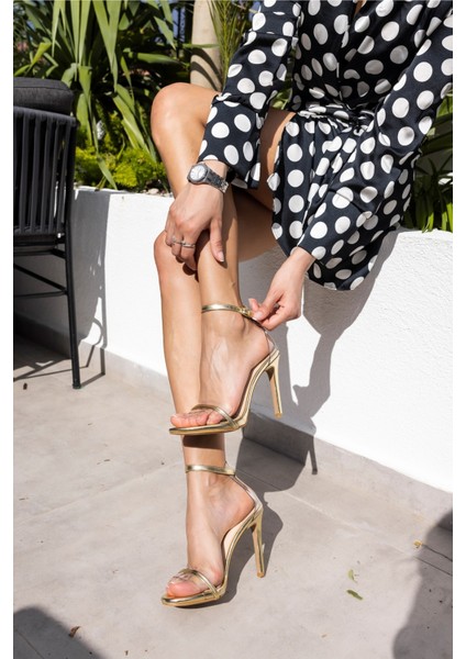 Aryan Kadin Gumus Seffaf Tek Bant Topuklu Ayakkabi fırsatları