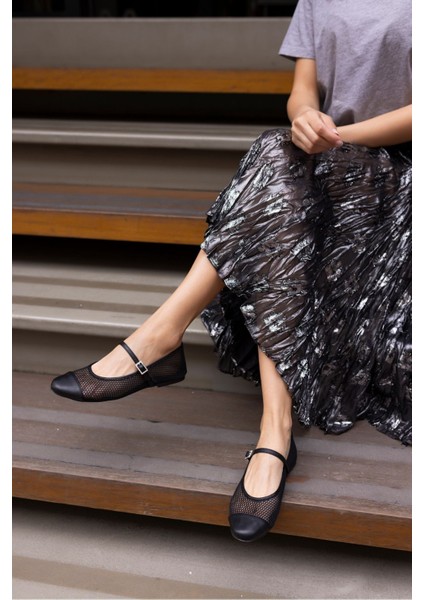 Petrov Kadın Siyah Leopar Garnılı Babet