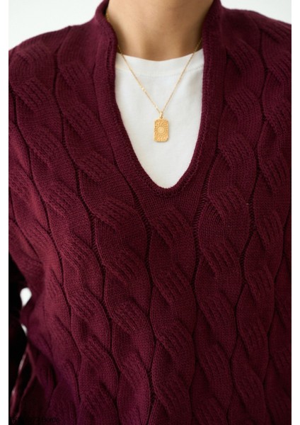 Kadın Dik Yaka Göğüs Dekolteli Örgü Kışlık Kazak modelleri