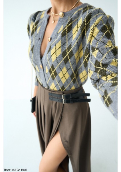 Kadın Baklava Deselnli Kalın Oversize Düğmeli Hırka modelleri