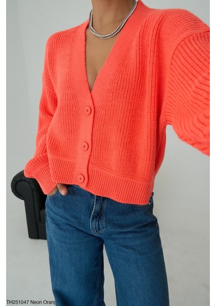 Kadın Düğmeli Standart Beden Kısa Basıc Triko Hırka fiyatları