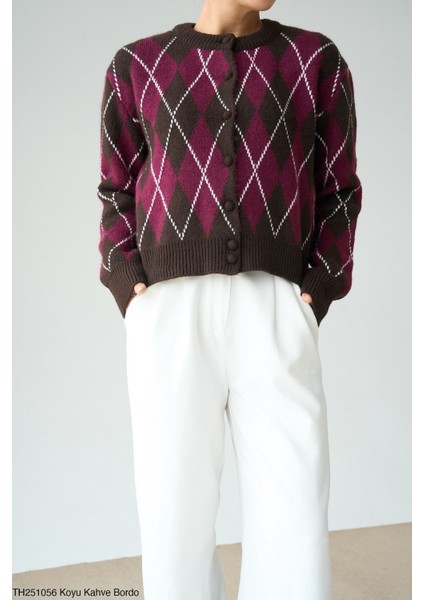 Kadın Baklava Deselnli Kalın Oversize Düğmeli Hırka modelleri