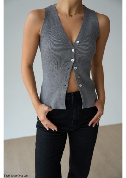 Kadın V Yaka Düğmeli Triko Yelek