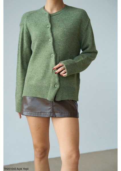 Kadın Full Düğmeli Sezonluk Asimetrik Triko Hırka